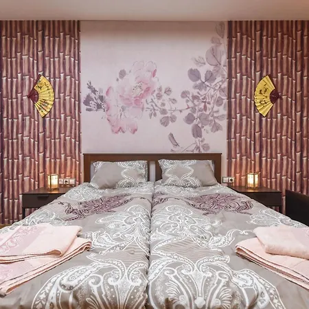 • Kanso Japan • 2-bdr Flat With Balcony * Sofie